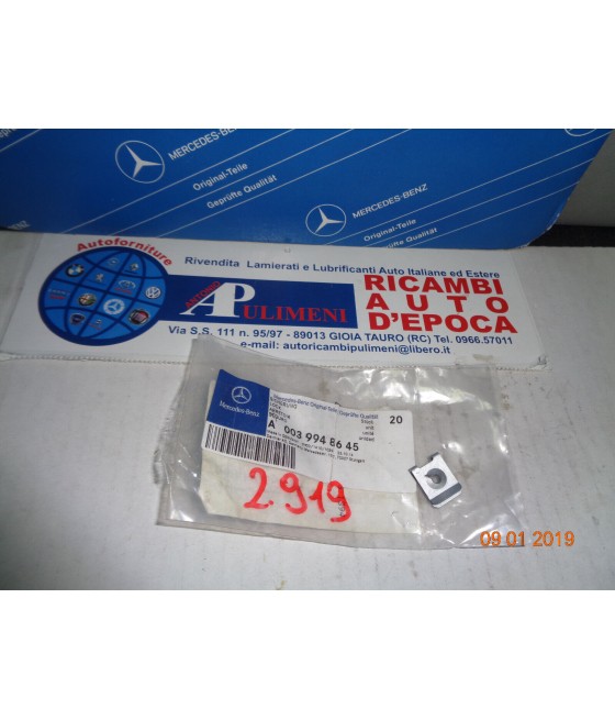 A0039948645 CLIP PARAURTI...