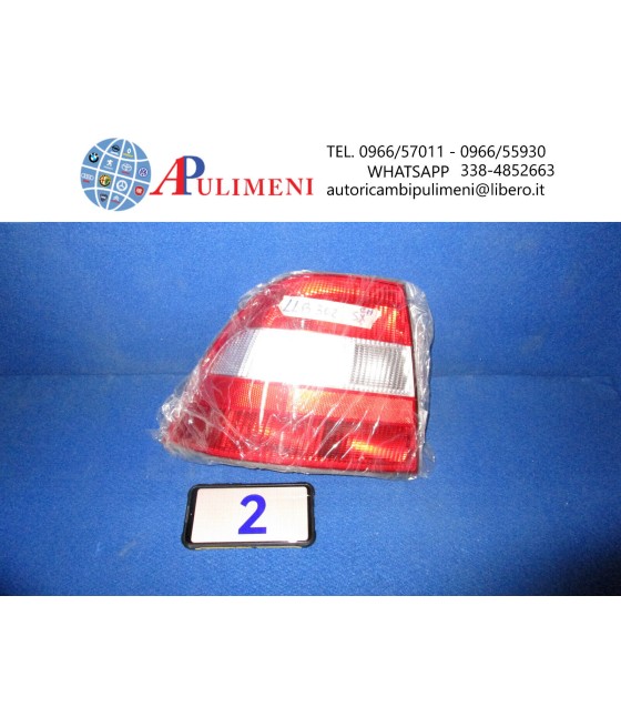 LLB301 FANALE POSTERIORE DX...