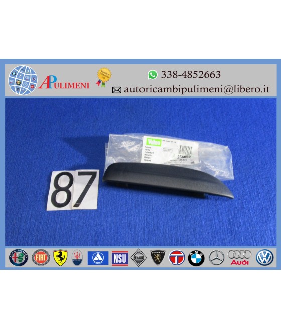 256058 MANIGLIA NERA PORTA...