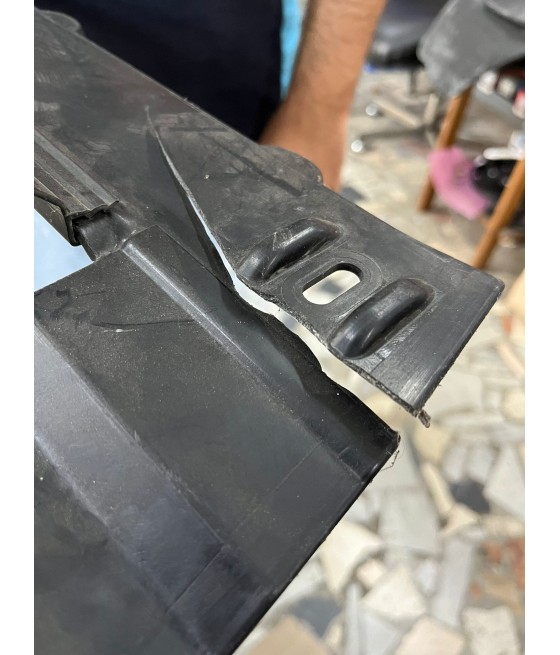 7013AS RIPARO PROTEZIONE MOTORE PARTE ANTERIORE PEUGEOT 207 (LESIONATO)
