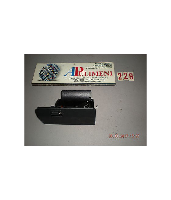 8230F0 POSACENERE PEUGEOT 405