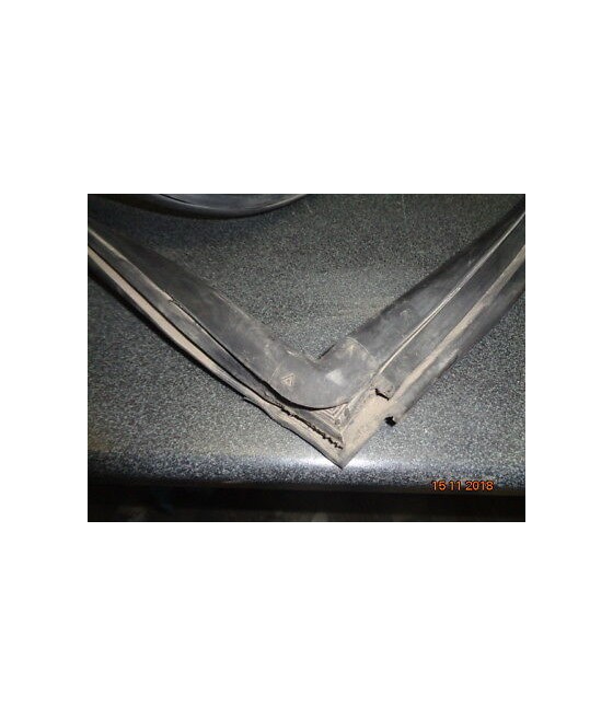 9404503 GUARNIZIONE LUNOTTO (SEAL GLASS REAR) PEUGEOT 505