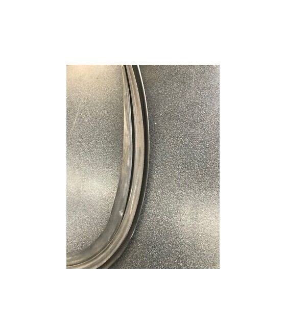 75-13390 9401603 GUARNIZIONE PARABREZZA (SEAL GLASS FRONT ) RENAULT R5 C/INSERTO
