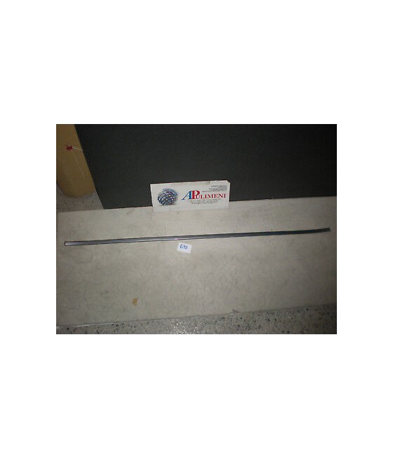 67/053 MODANATURA PORTA DX...