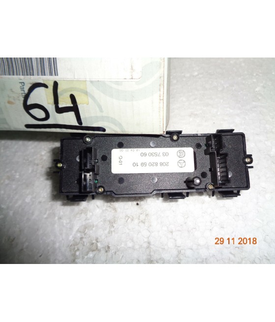 GRUPPO INTERRUTTORI ALZAVETRO MERCEDES A208-W208-C209 97--