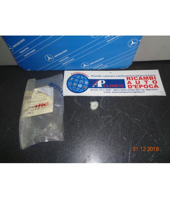 Q0004095V000000000 CLIP...