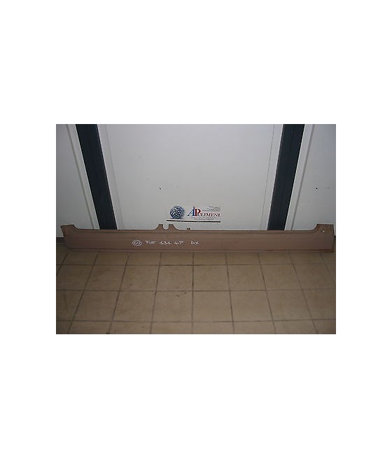 LAMIERA SOTTOPORTA(UNDER-DOOR) DESTRO FIAT 131 4/PORTE NUOVO -ORIGIN.