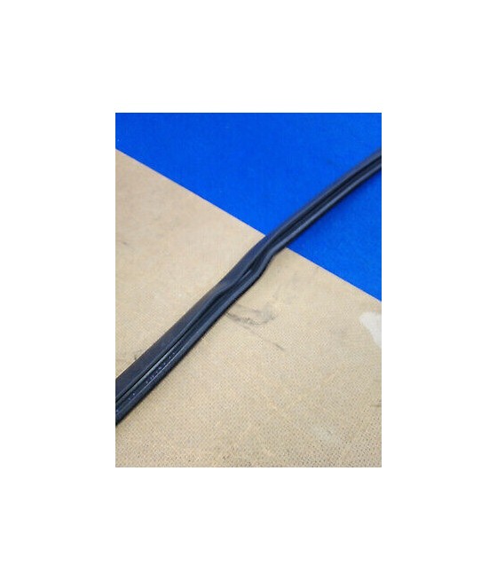 930980 GUARNIZIONE RASCHIAVETRO INTENA PORTA SX PEUGEOT 106 T.T. 3/P